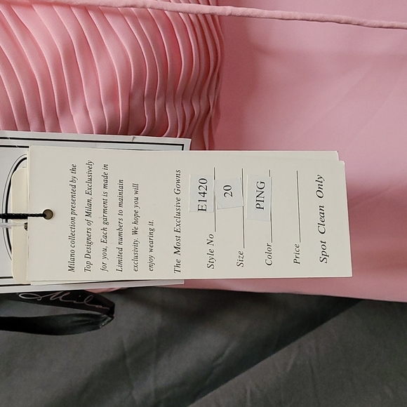 Dress - Picture 5 of 7